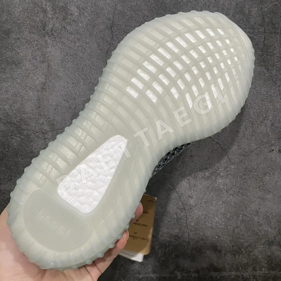 아디다스 이지 350 GY7657 200678 Adidas Yeezy 350 상세 이미지 2