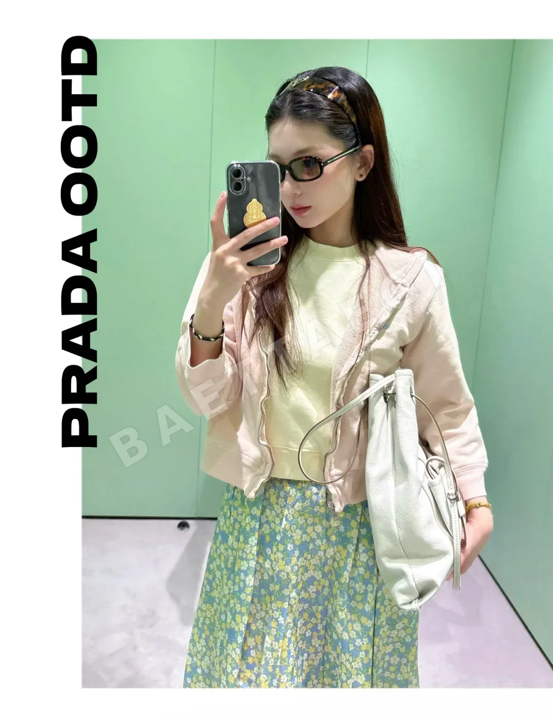 프라다 크림옐로우 자수 로고 여성 반팔 티셔츠 상세 이미지 2