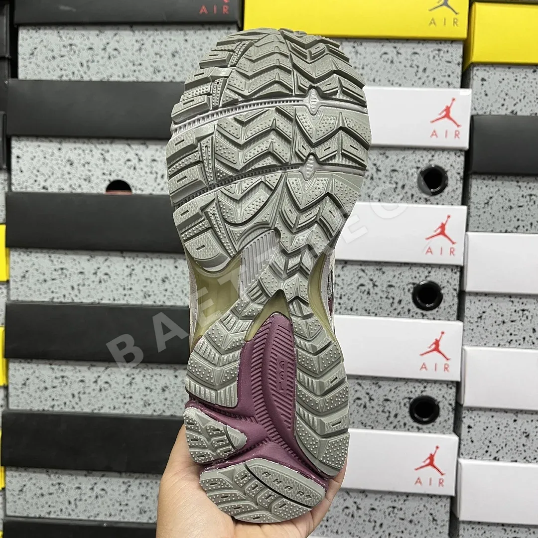 아식스 [XY] 젤 카하나 8 1011B109-025 200343 Asics Gel-Kahana 8 상세 이미지 5