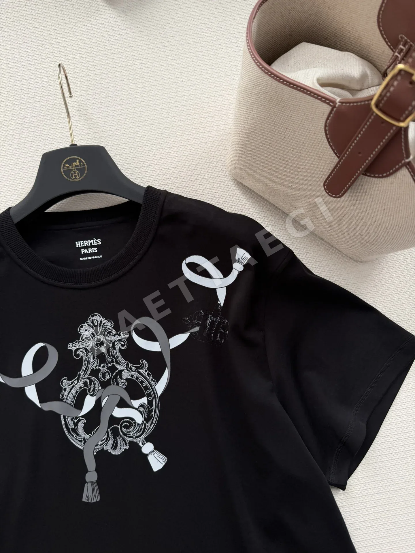 에르메스 리본 배지 프린트 여성 반팔 티셔츠 상세 이미지 4