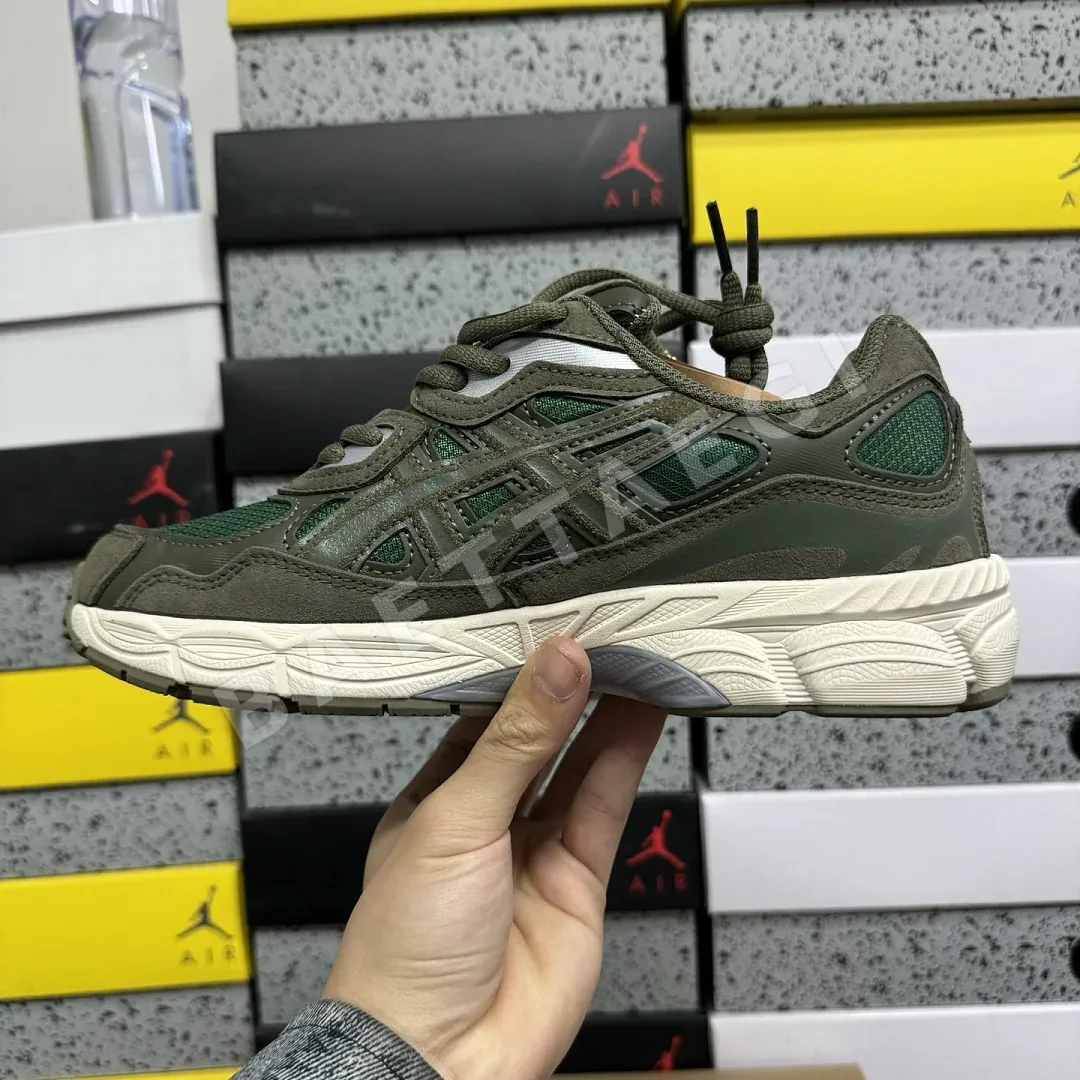 아식스 [WZ] 젤 NYC 1203A739-300 200382 Asics Gel-NYC Grove Olive Canvas 상세 이미지 3