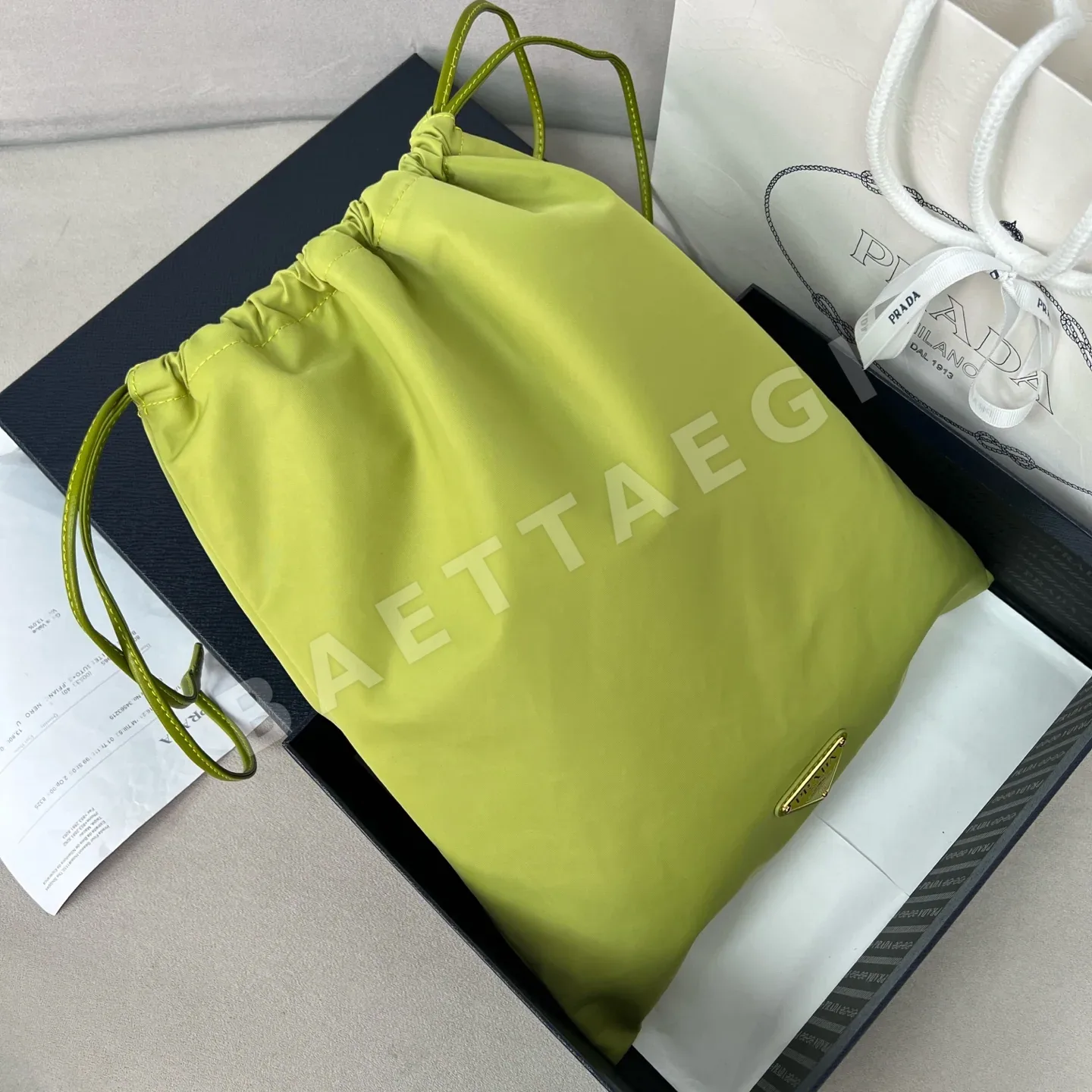 프라다 나일론 드로스트링 클러치백 1NK001