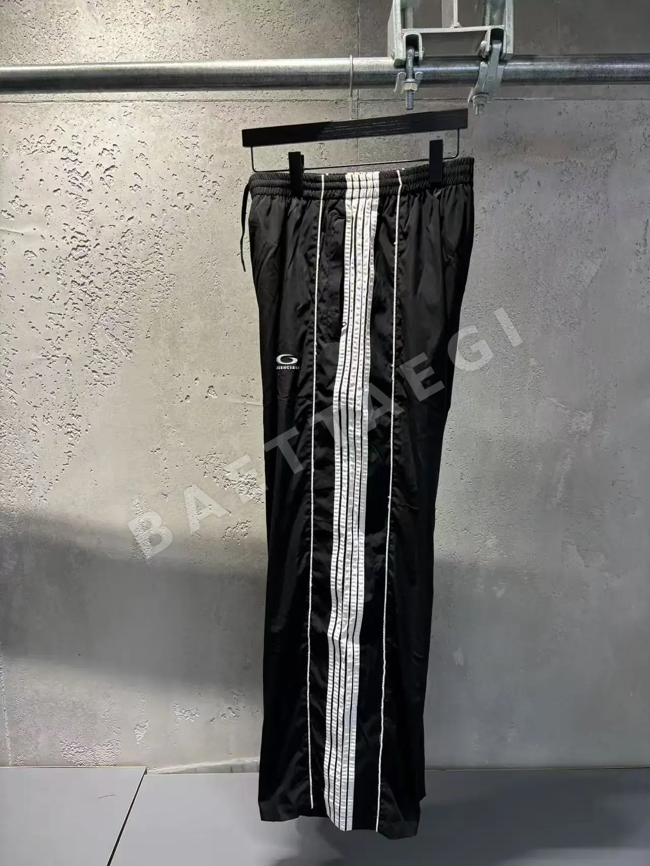발렌시아가 남성 바지 상세 이미지 6