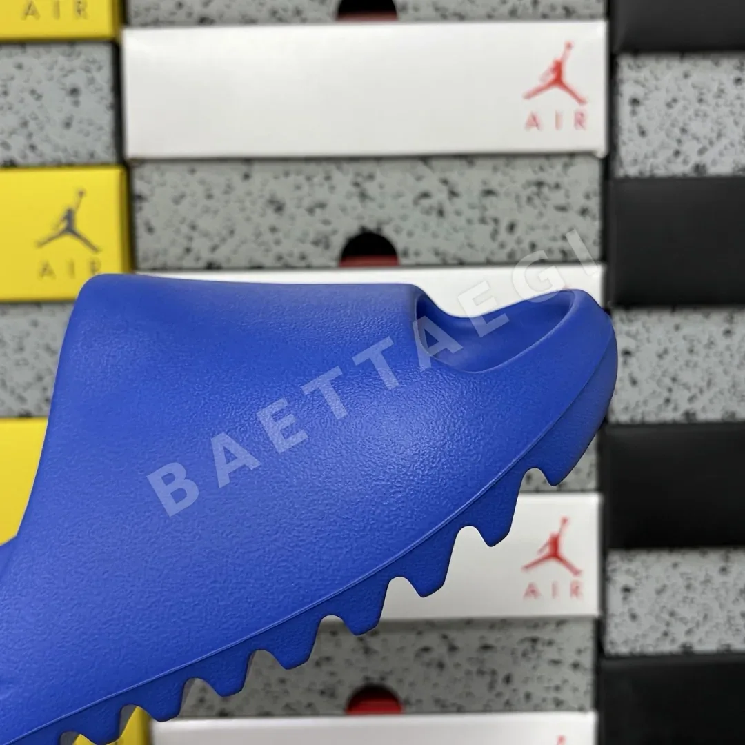 아디다스 [LW] 이지 슬라이드 ID4133 200621 Adidas Yeezy Slide Azure 상세 이미지 2
