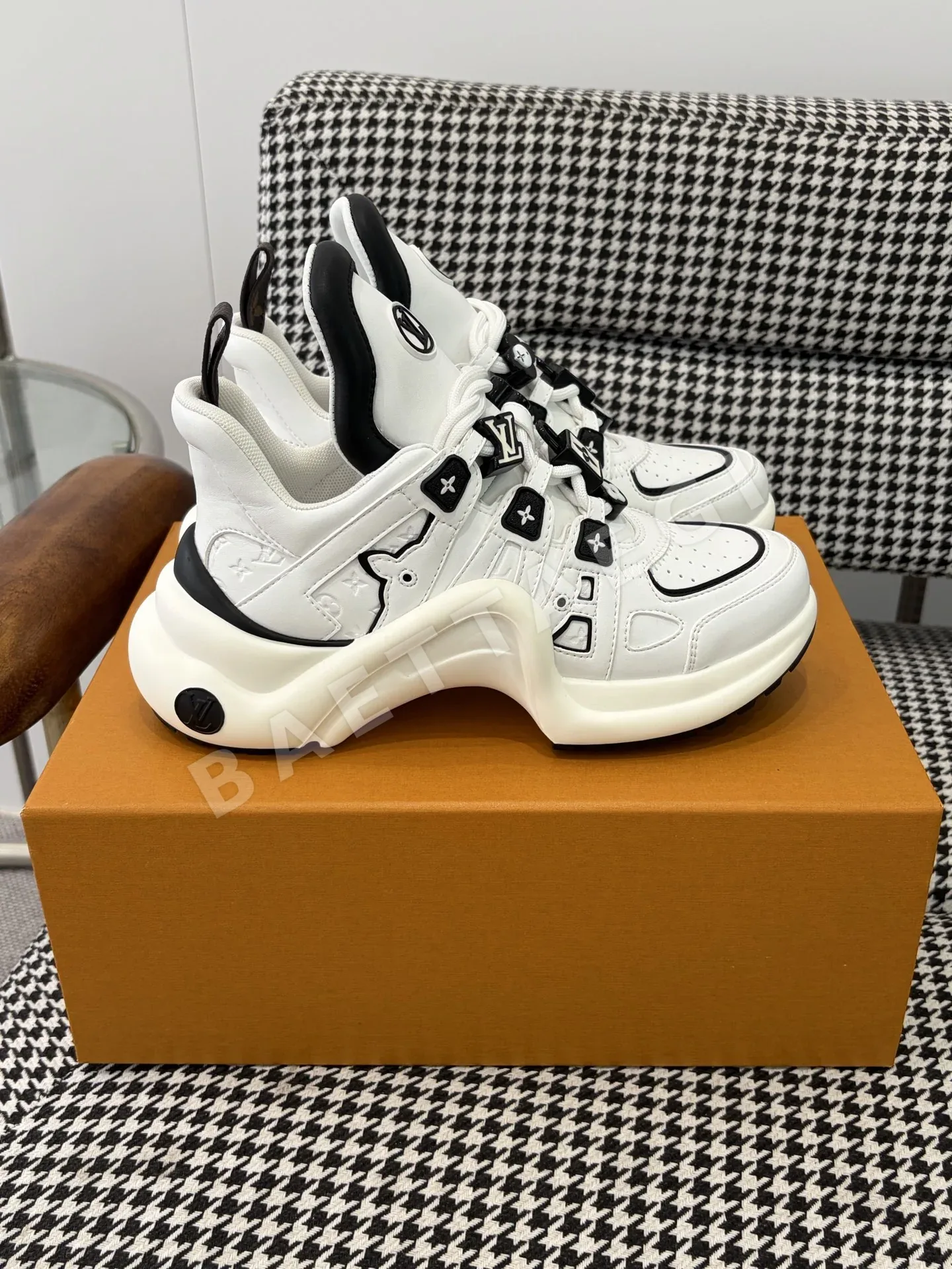 루이비통 아치라이트 메시 스니커즈 상세 이미지 2