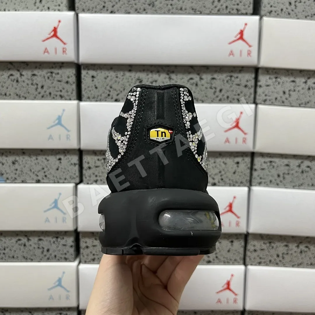 나이키 [DF] 에어 맥스 플러스 블랙 실버 FZ4237 201081 Nike Air Max Plus Swarovski Moonlight 001 상세 이미지 3