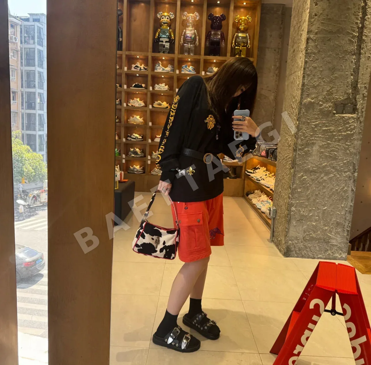 크롬하츠 매티 보이 그래피티 오렌지 레드 카고 반바지 상세 이미지 5