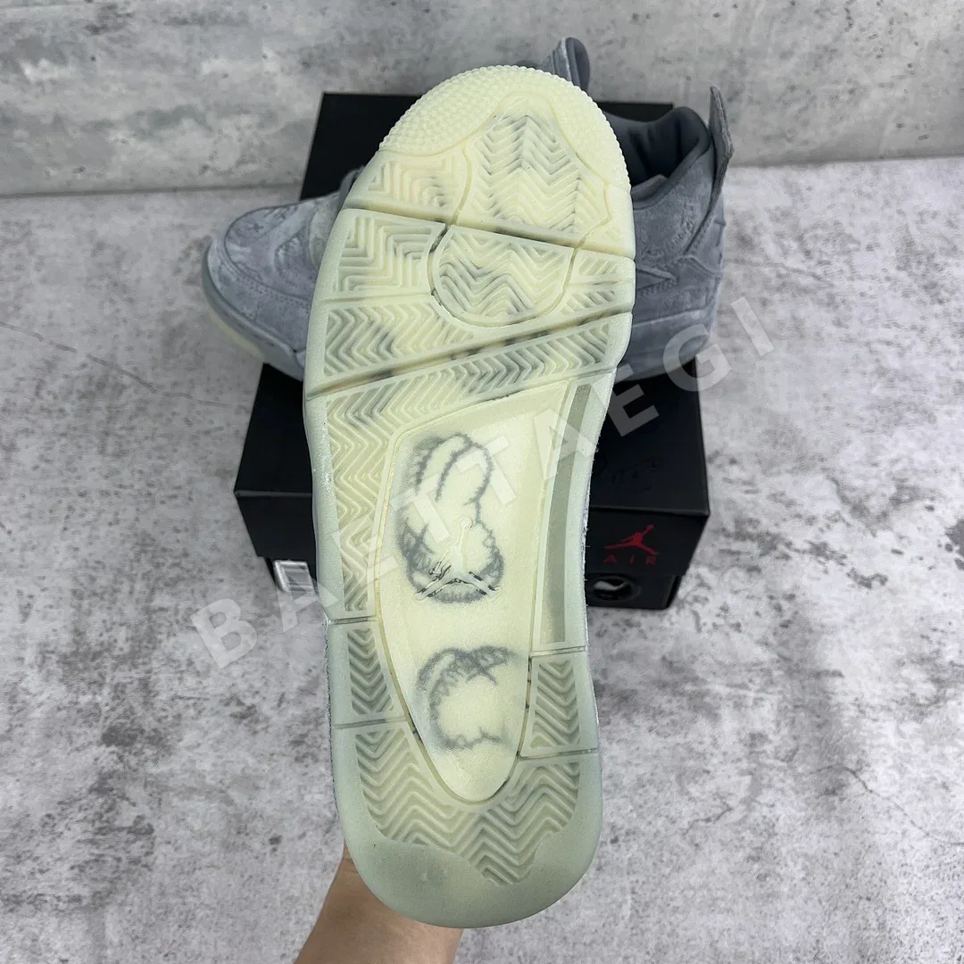 나이키 [GX] 그레이 930155-003 201302 Nike Kaws Kws 상세 이미지 6