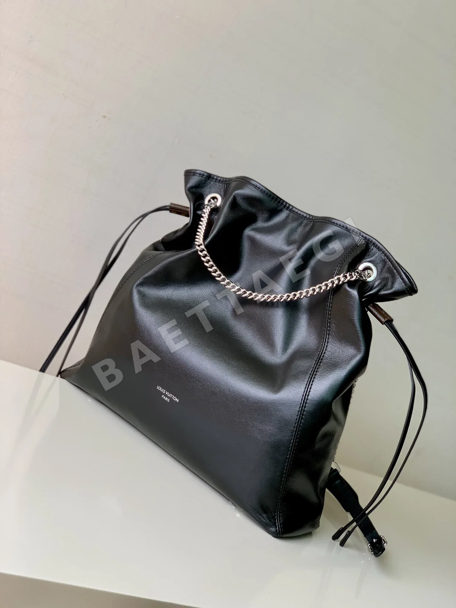 루이비통 바이브 램스킨 미디엄 핸드백 상세 이미지 2