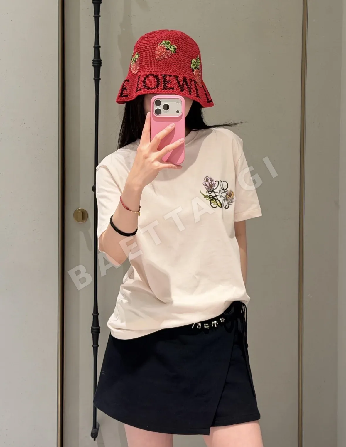로에베 베이지 꽃무늬 자수 반팔 티셔츠 상세 이미지 2