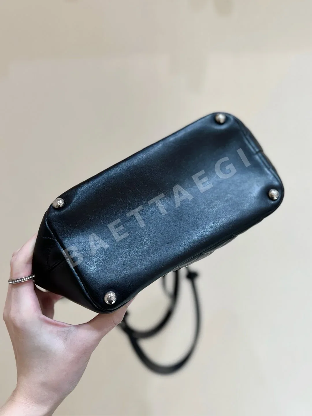 샤넬 클래식 캔펜 가죽 가방 상세 이미지 7