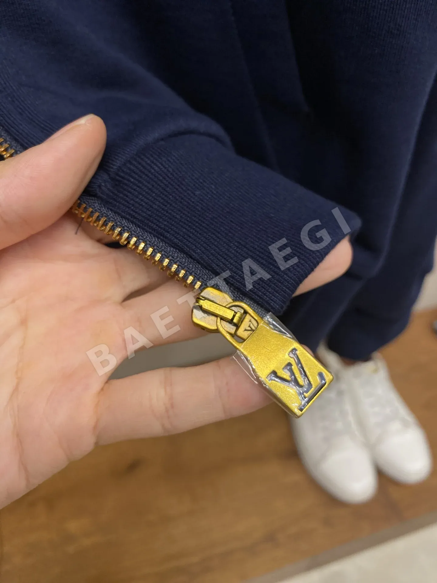 루이비통 자카드 로고 지퍼 후디 자켓 상세 이미지 8