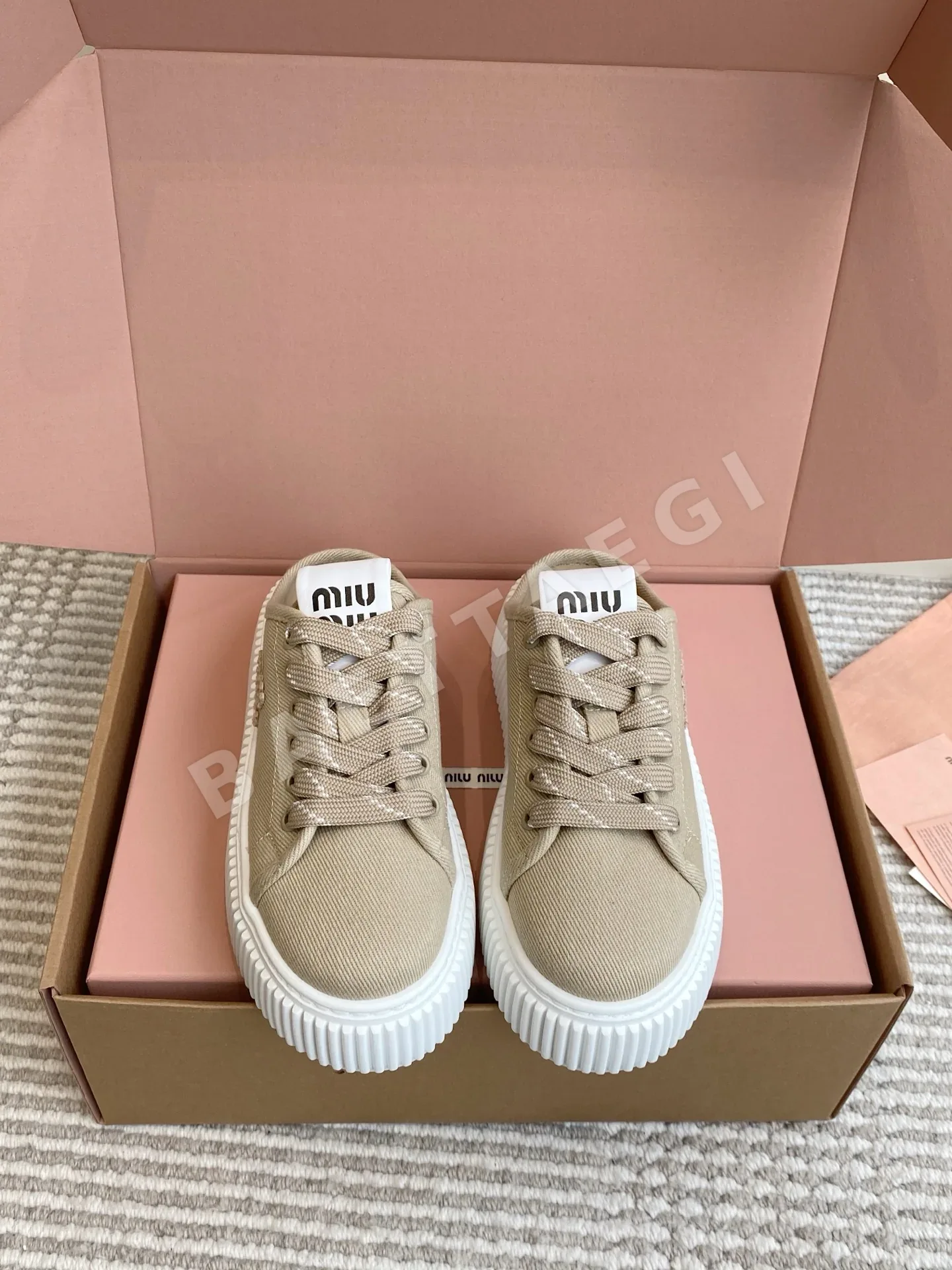 미우미우 데님 플랫폼 뮬 105247
