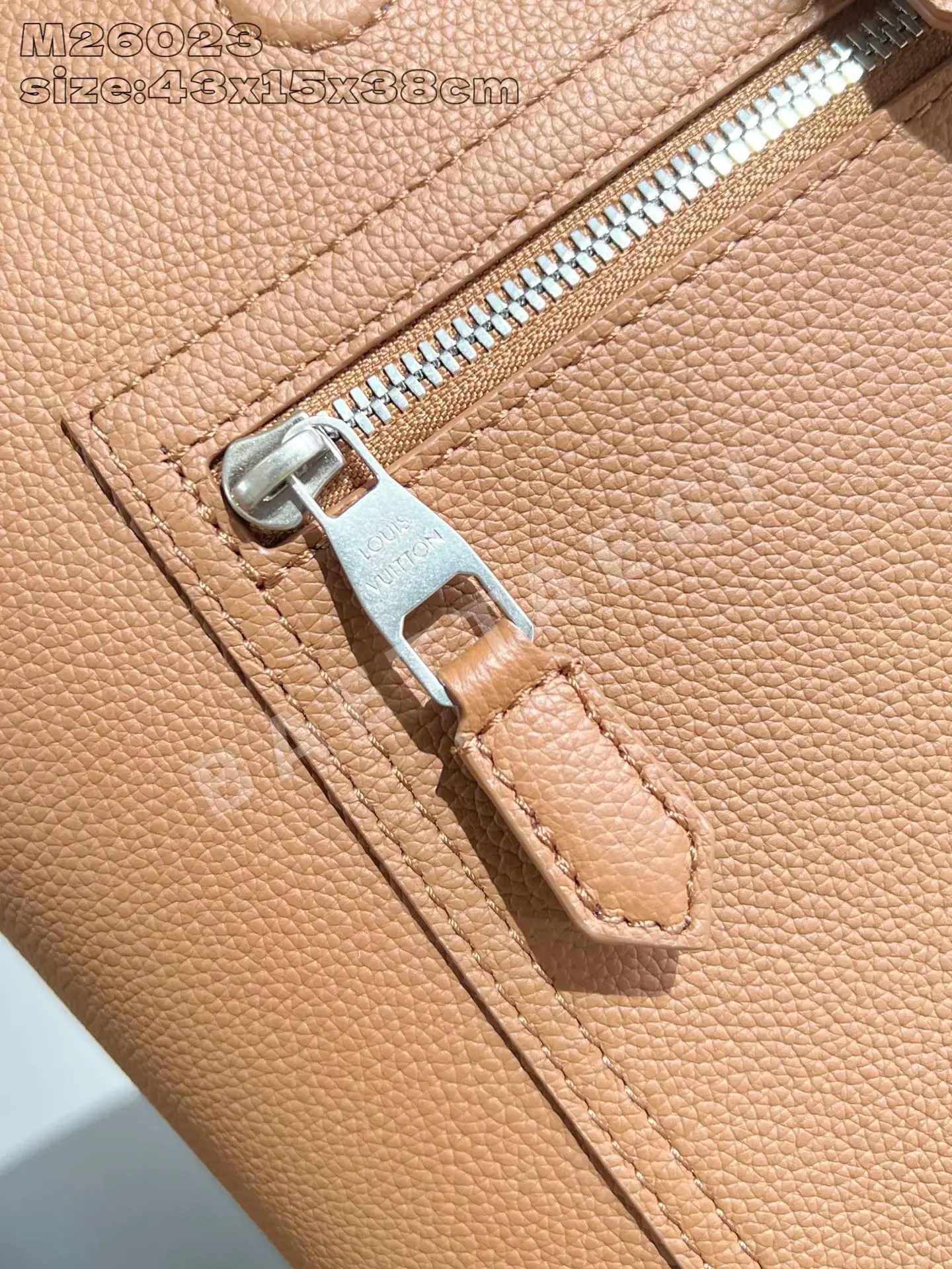 루이비통 M26023 브라운 백팩 상세 이미지 3
