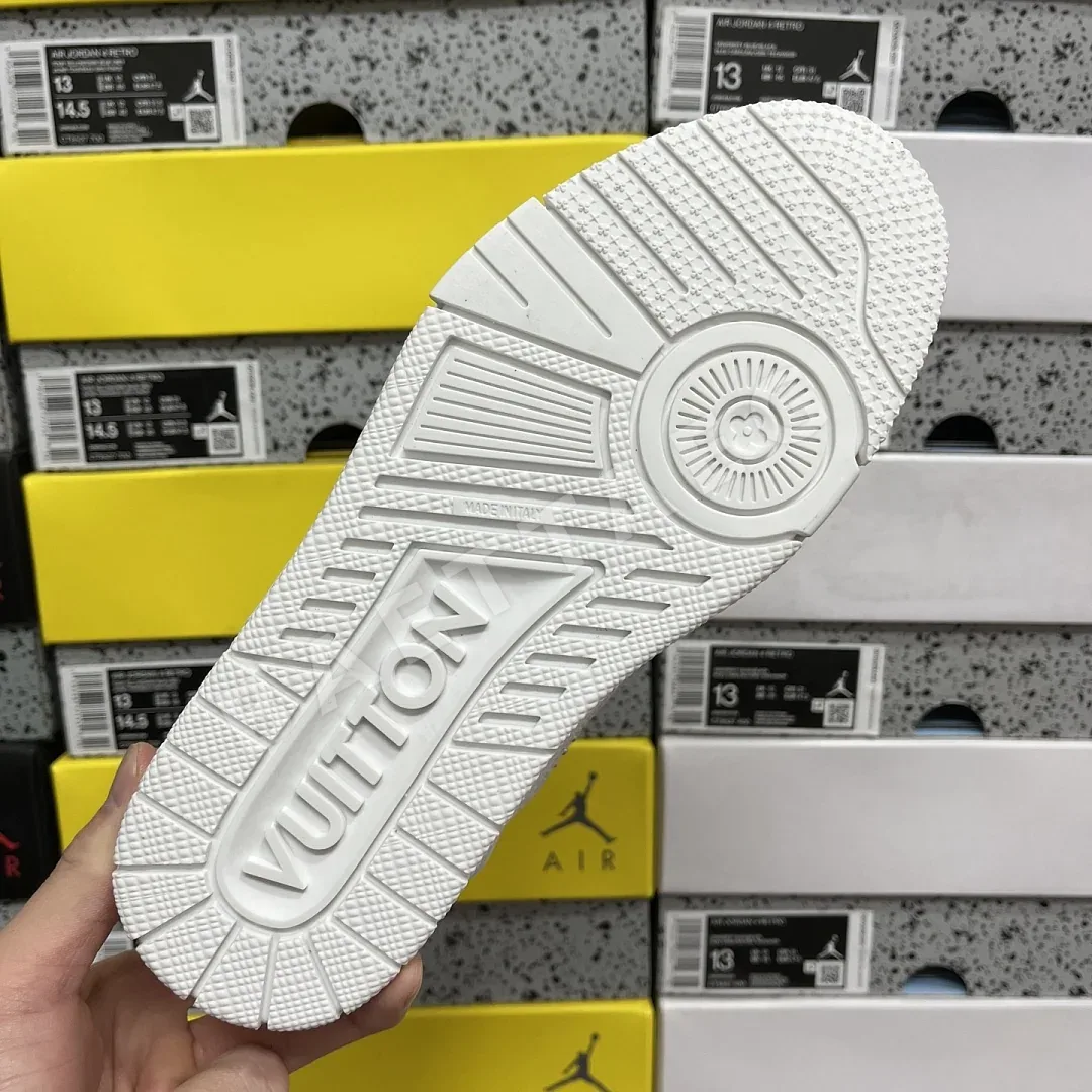 루이비통 [D1] V2 01 화이트 실버 205840 Louis Vuitton V2-01 상세 이미지 8