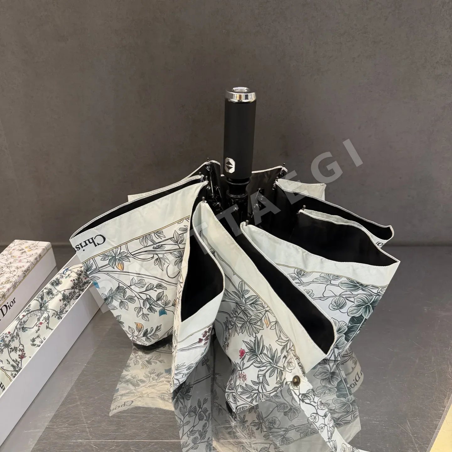 디올 3단 자동 접이식 자외선 차단 우산 상세 이미지 3