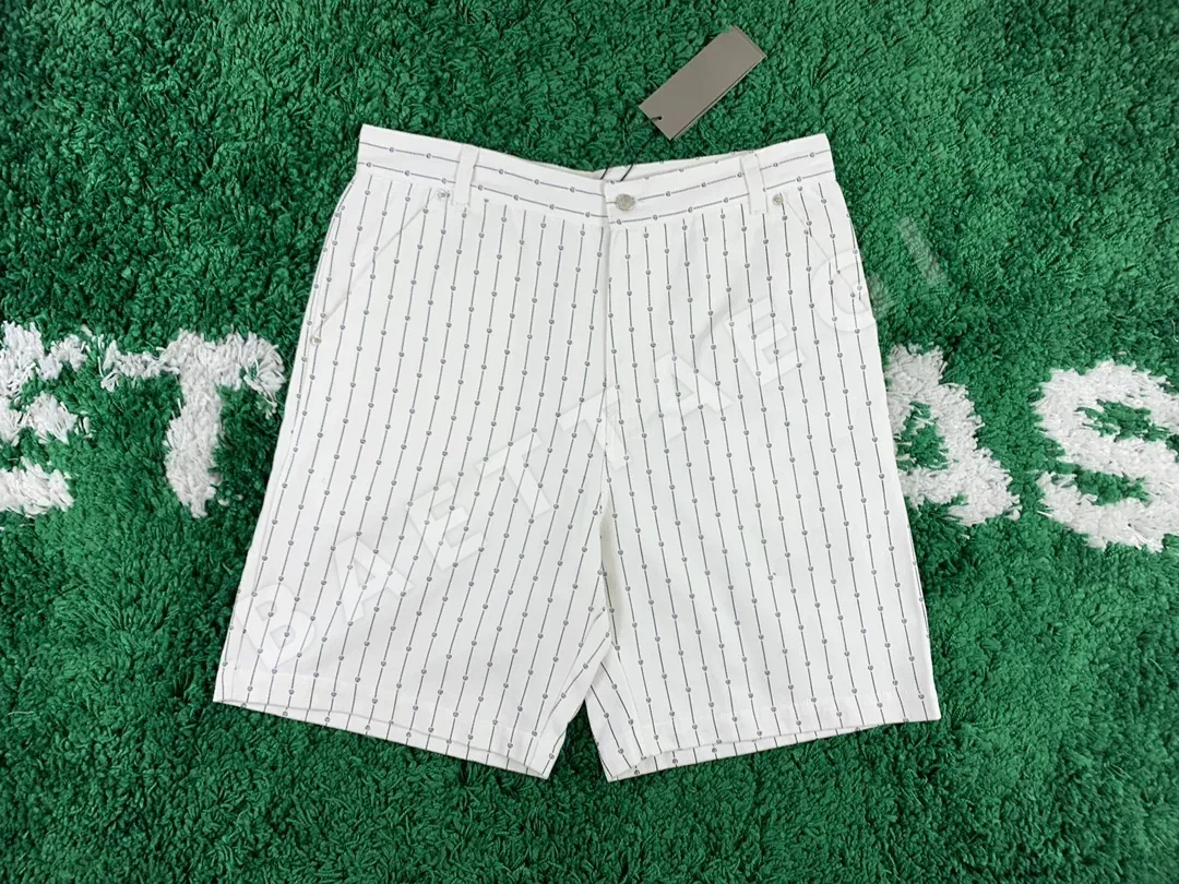 디올 하트 자수 스트라이프 데님 반바지 4499
