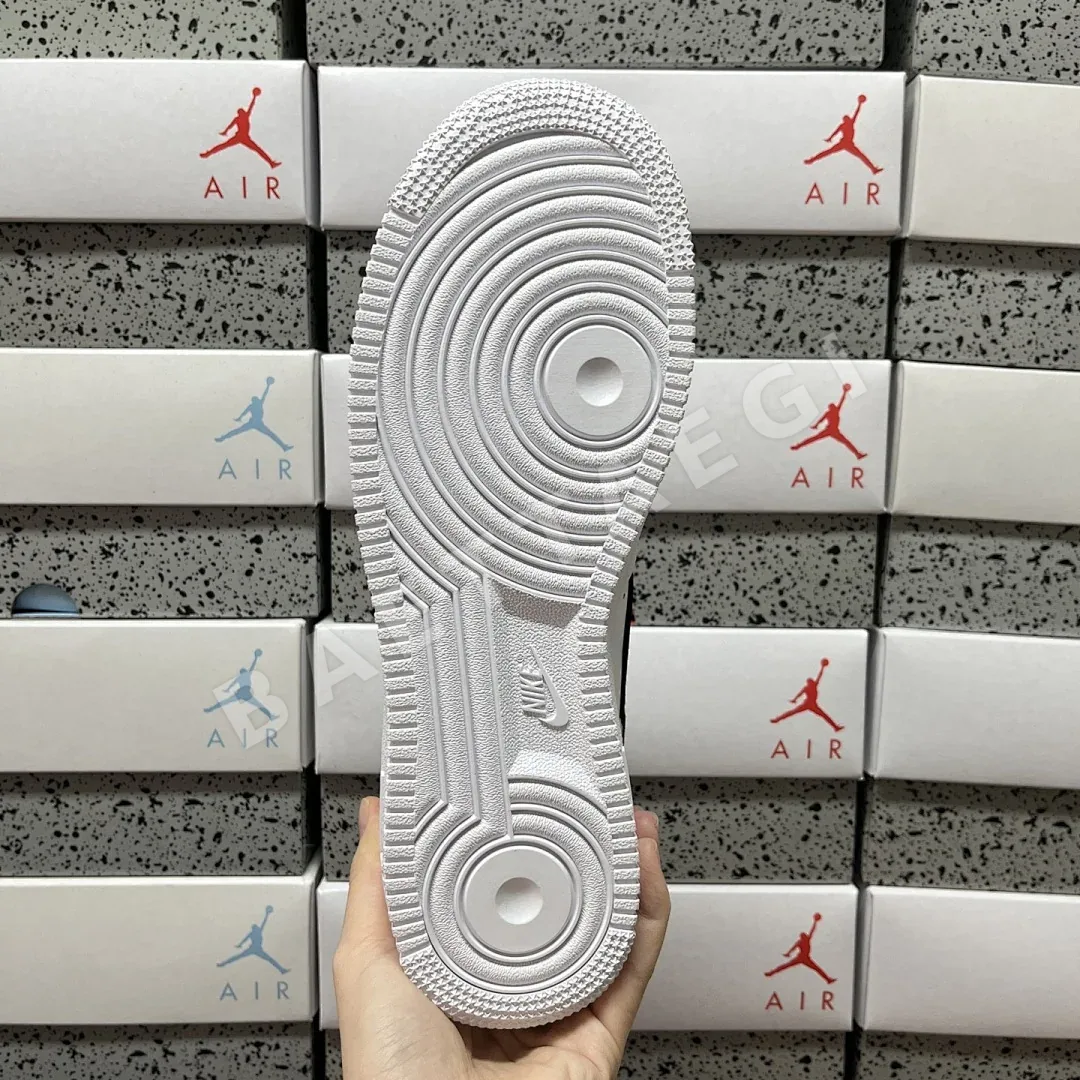 나이키 [GX] 에어 포스 1 로우 CU9225-102 201928 Nike Air Force 1 Low Supreme White Black 상세 이미지 3