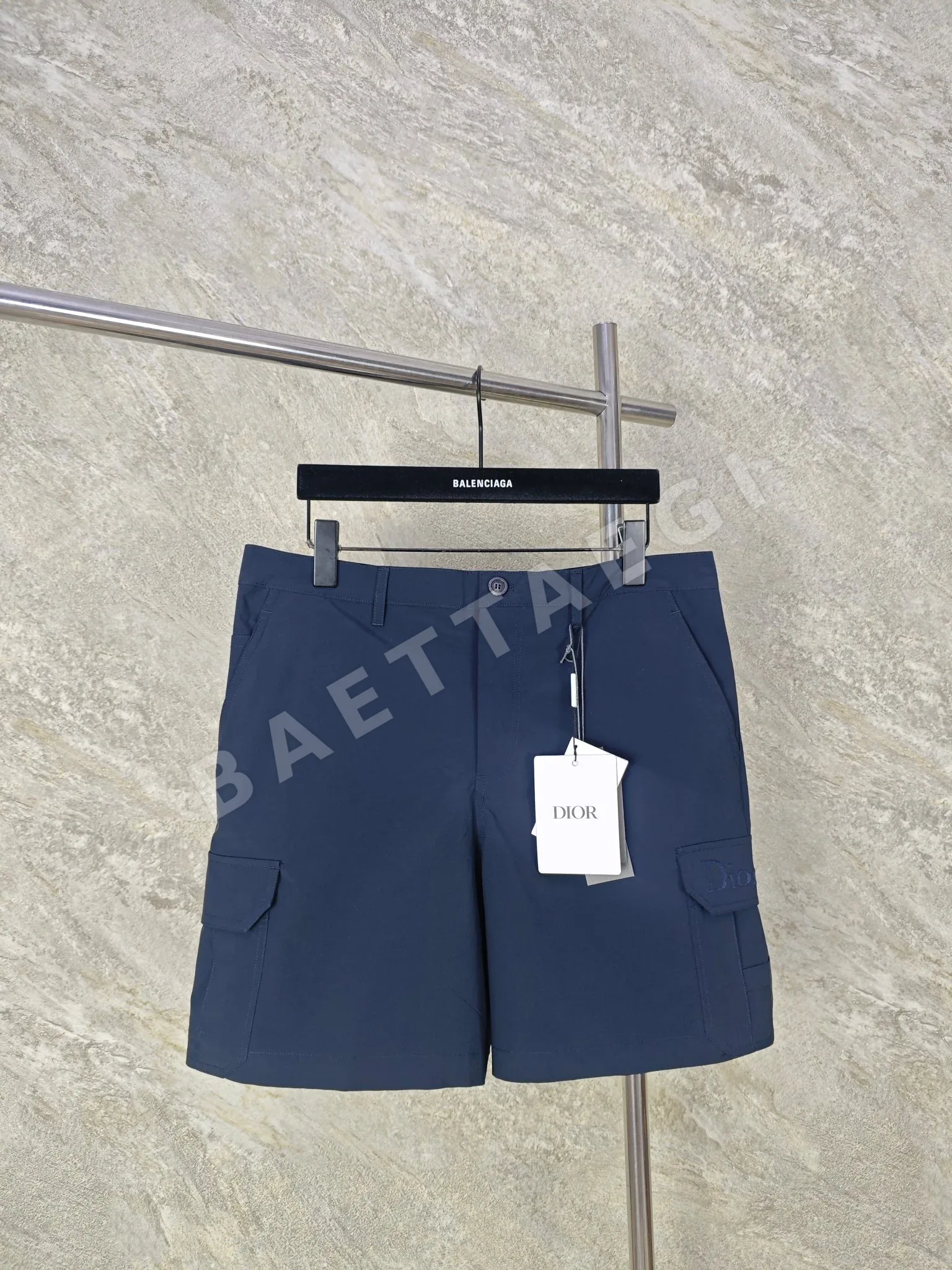 디올 모노그램 자수 남성 테크니컬 카고 반바지 158490