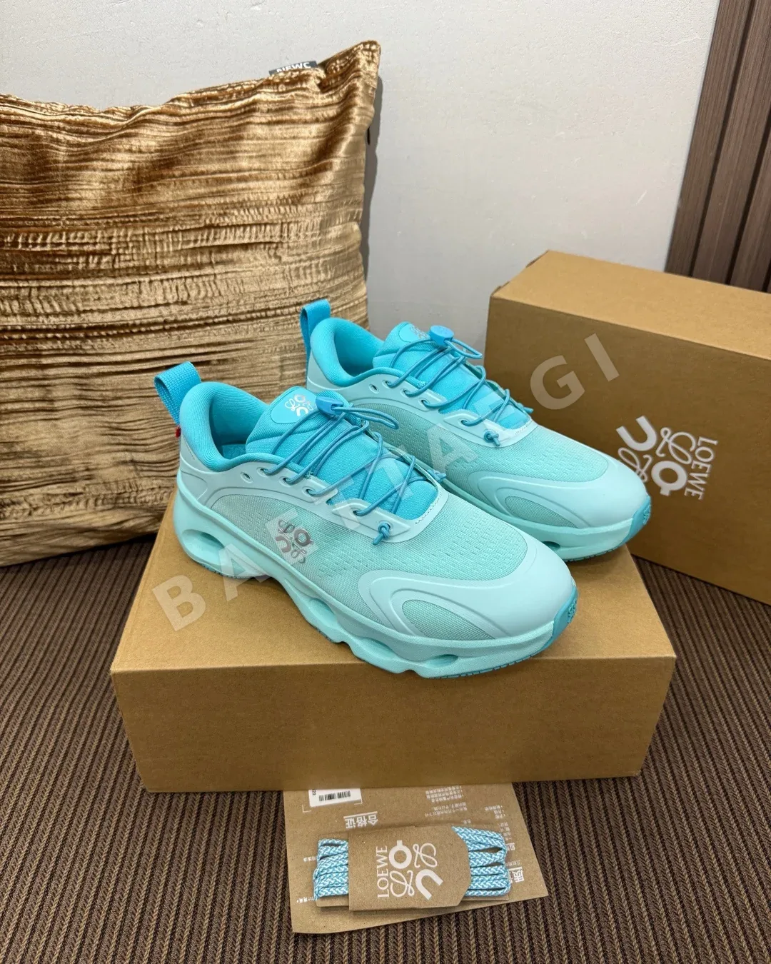 로에베 스니커즈 메시 상세 이미지 2