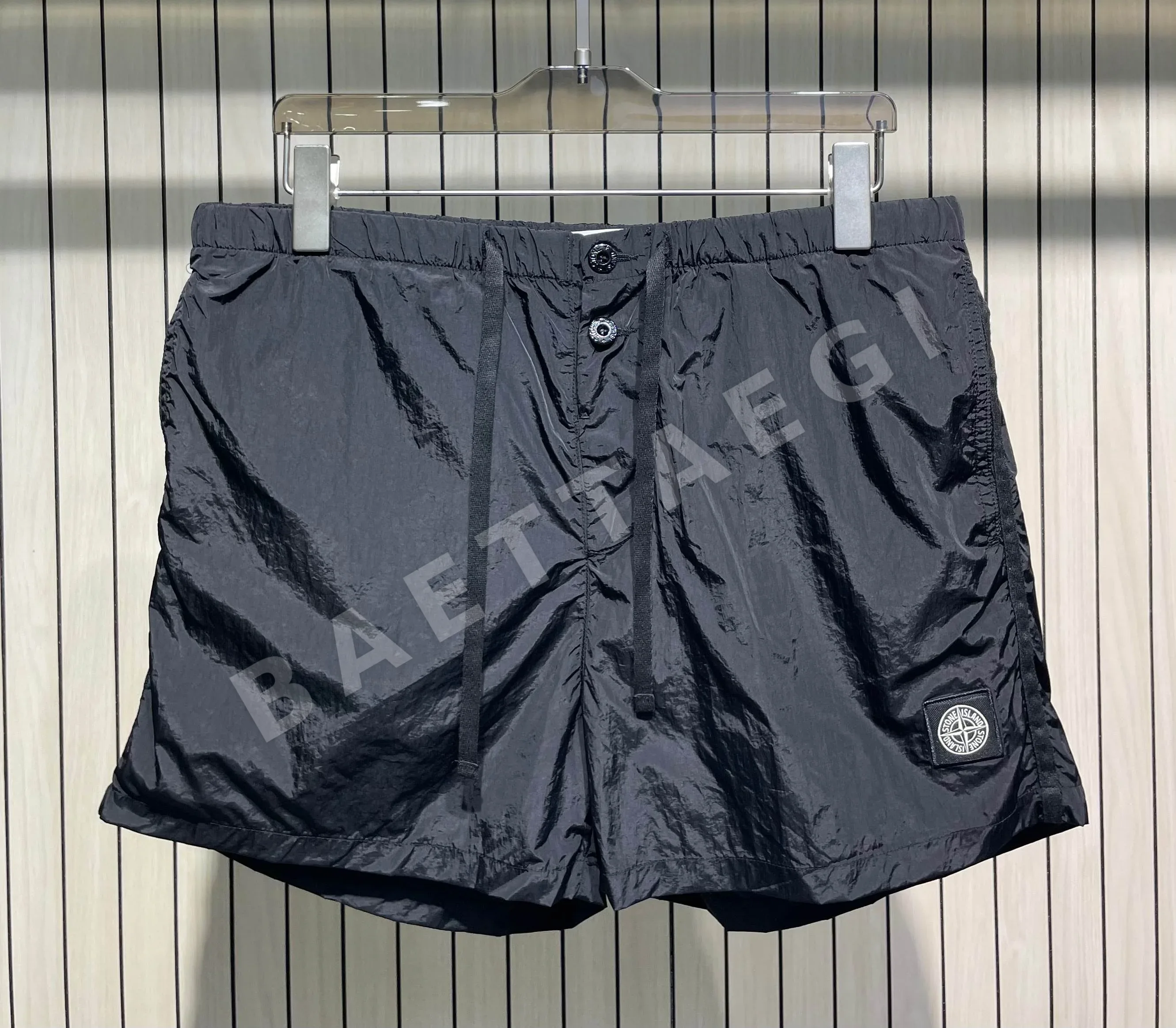 스톤아일랜드 뉴로고 메탈릭 나일론 반바지 상세 이미지 7