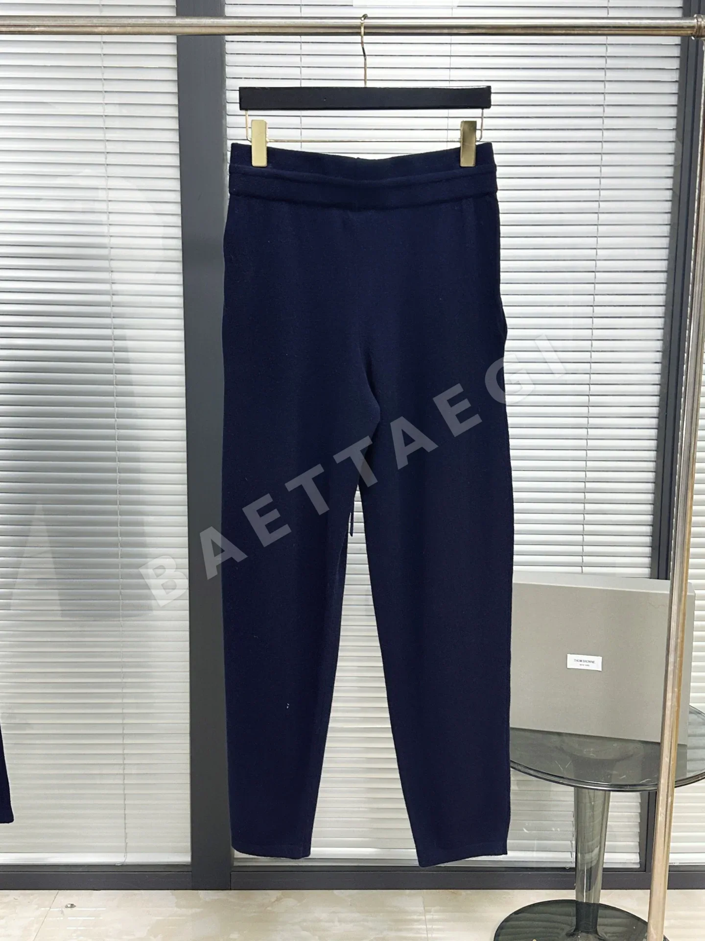 톰브라운 남성 올울 바지 상세 이미지 3