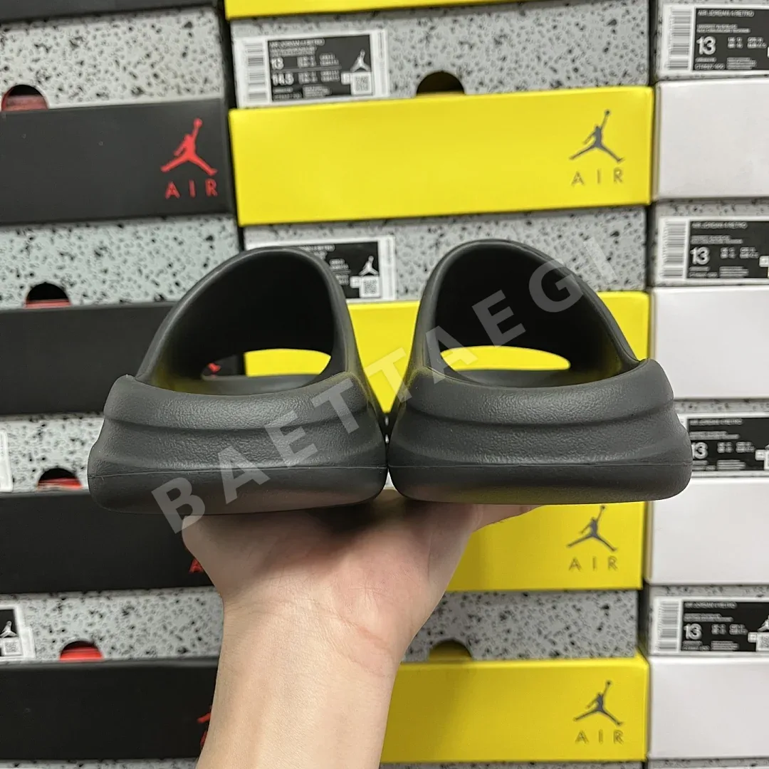 아디다스 이지 슬라이드 HQ6448 200640 Adidas Yeezy Slide Resin 상세 이미지 2