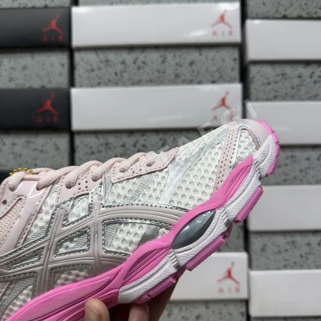 아식스 [WZ] 젤 큐뮬러스 16 1203A733-700 200612 Asics Gel-Cumulus 16 상세 이미지 2