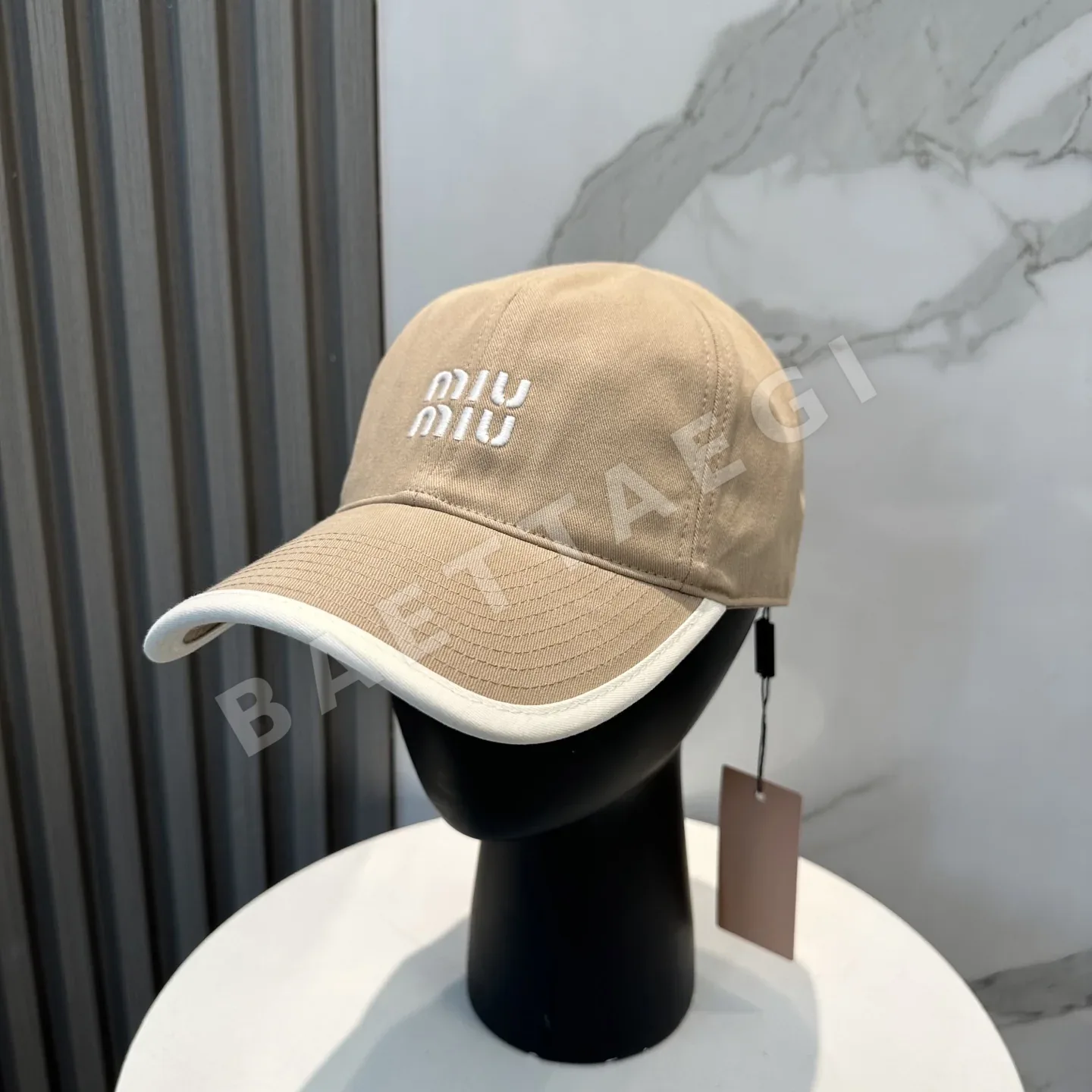 미우미우 자수 야구모자 118575