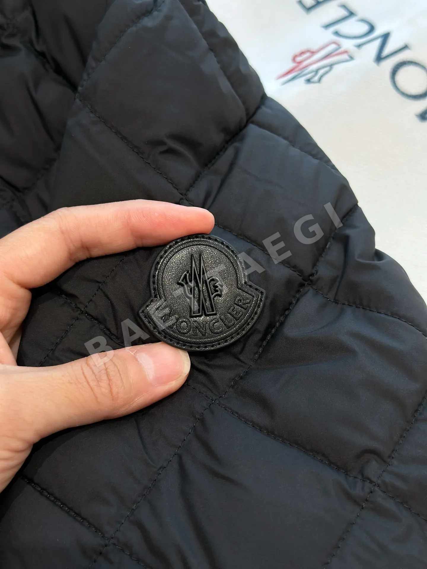 몽클레르 여성 구스 다운 패딩 재킷 상세 이미지 6