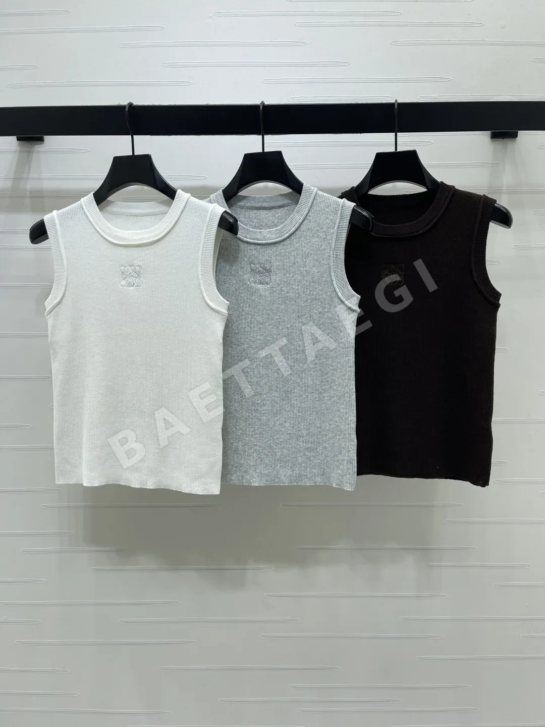 로에베 여성 리브 니트 반팔 탑 96767