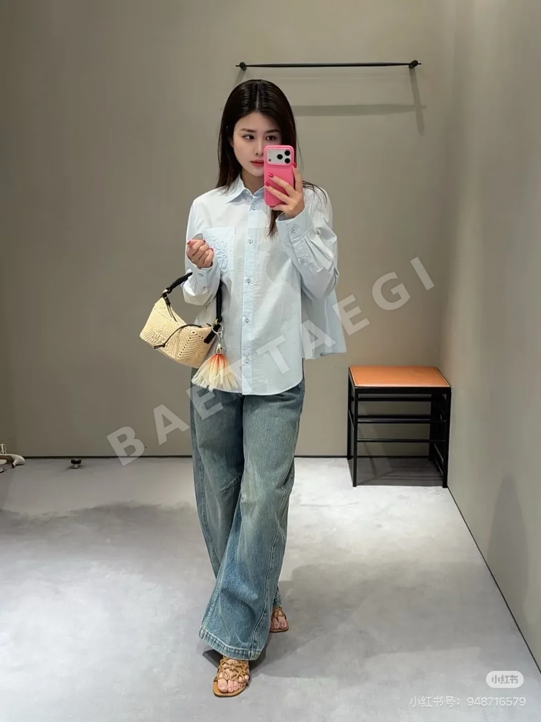 로에베 자수 로고 포켓 카라 긴팔 셔츠 상세 이미지 4