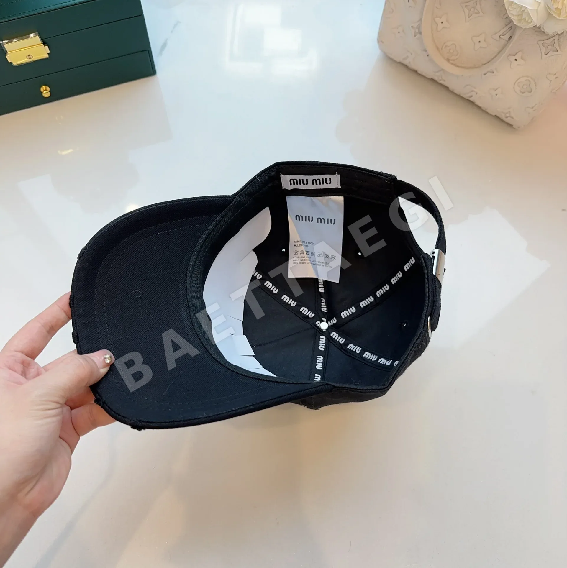 미우미우 모자 81074 Miu Miu Cap 상세 이미지 5
