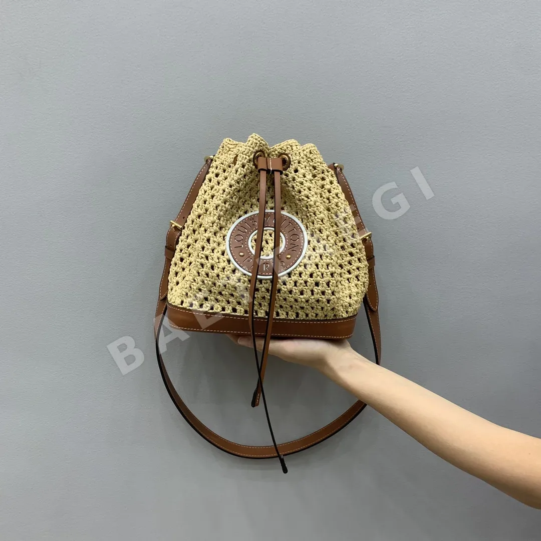 루이비통 직조 버킷 BB 가방 M24722