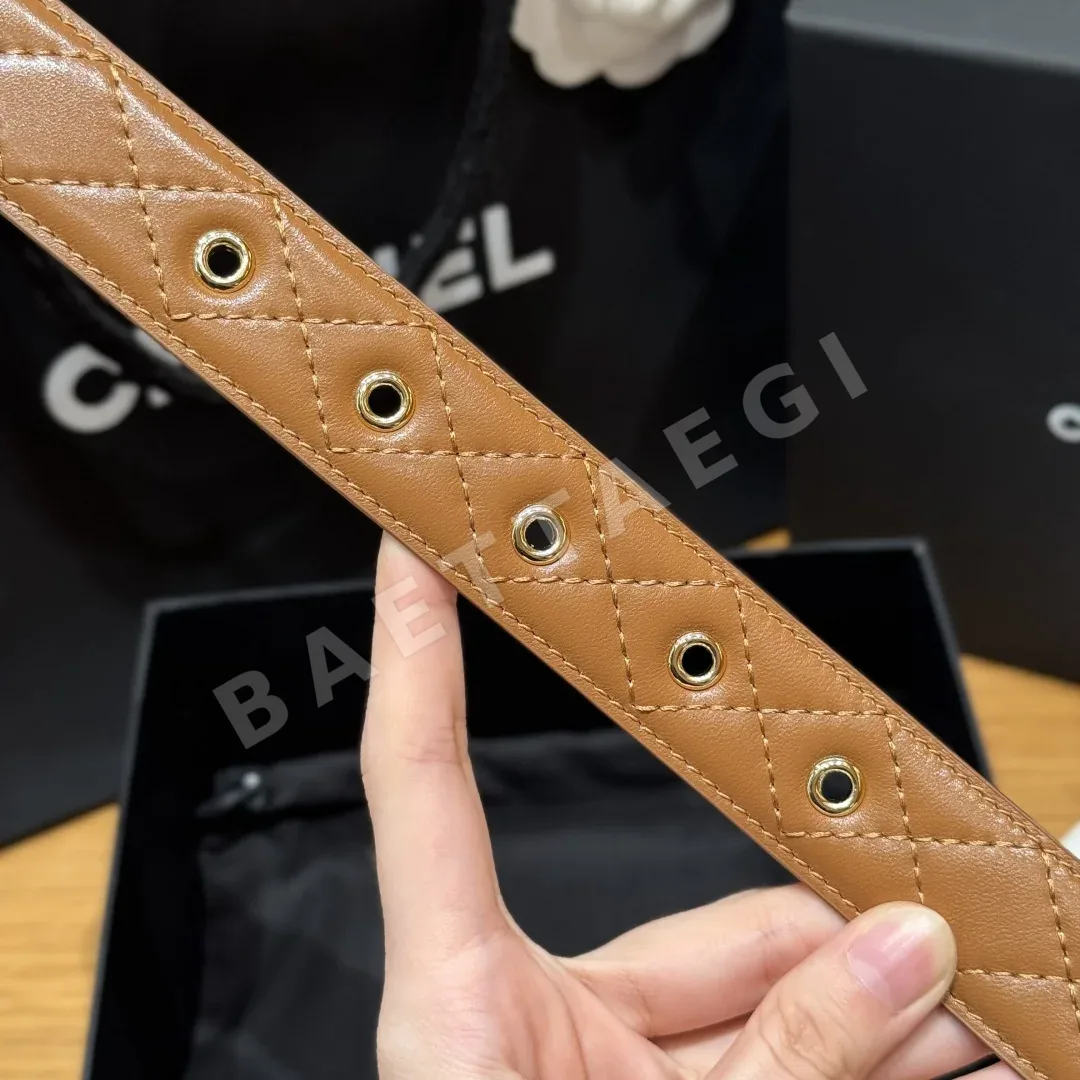 샤넬 둥근 더블 C 로고 램스킨 벨트 상세 이미지 4