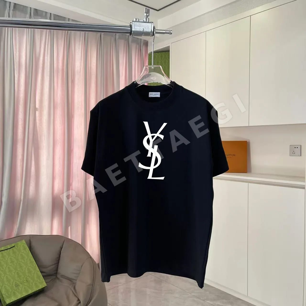 생로랑 퍼스널라이즈드 레터 로고 반팔 티셔츠 103464