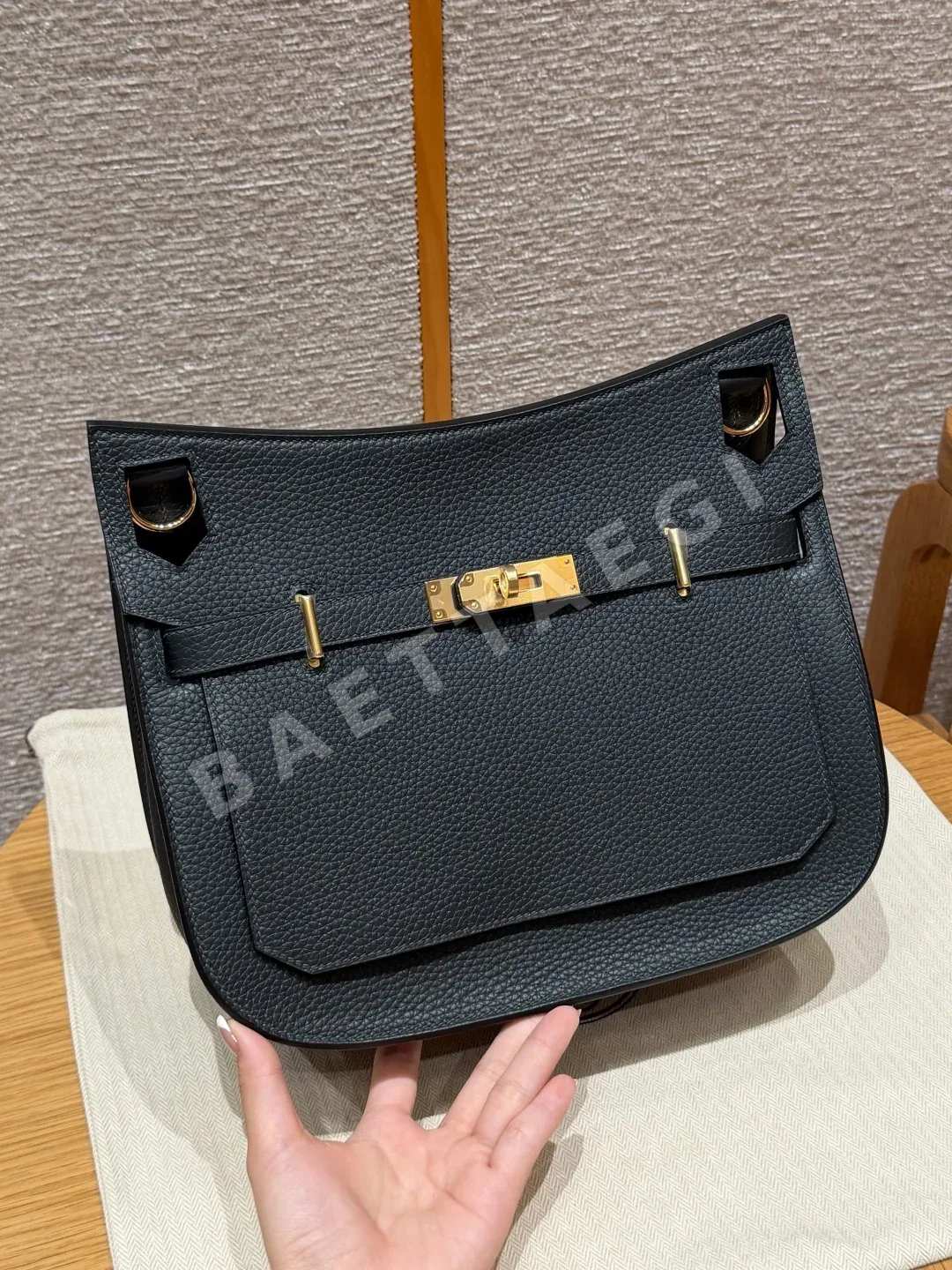 에르메스 지프시에르 크레망스 가죽 핸드백 28 cm 191689