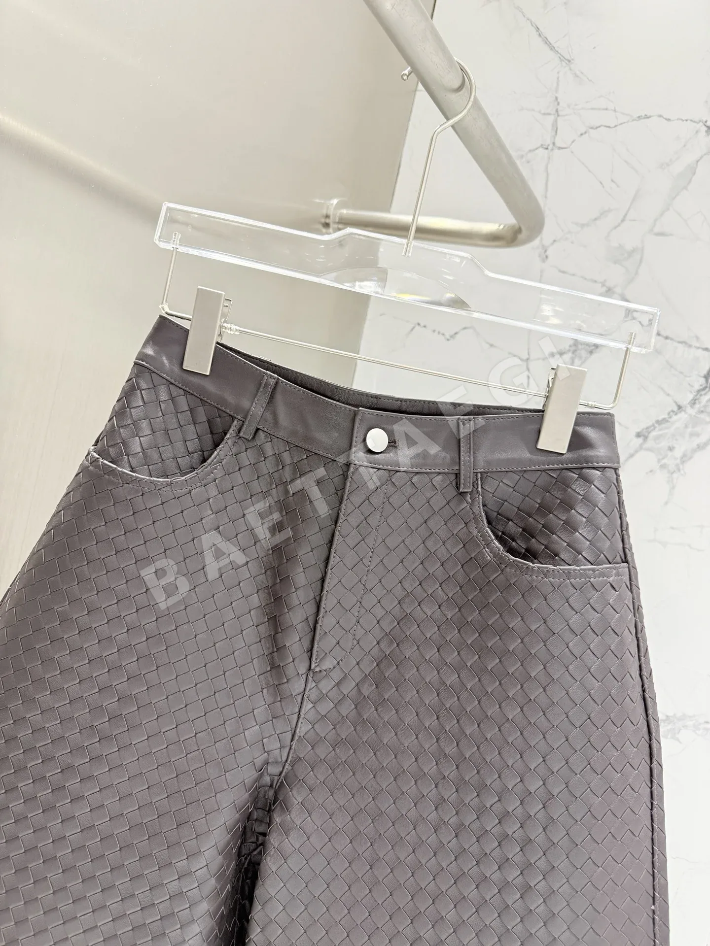 보테가베네타 여성 가죽 반바지 상세 이미지 3