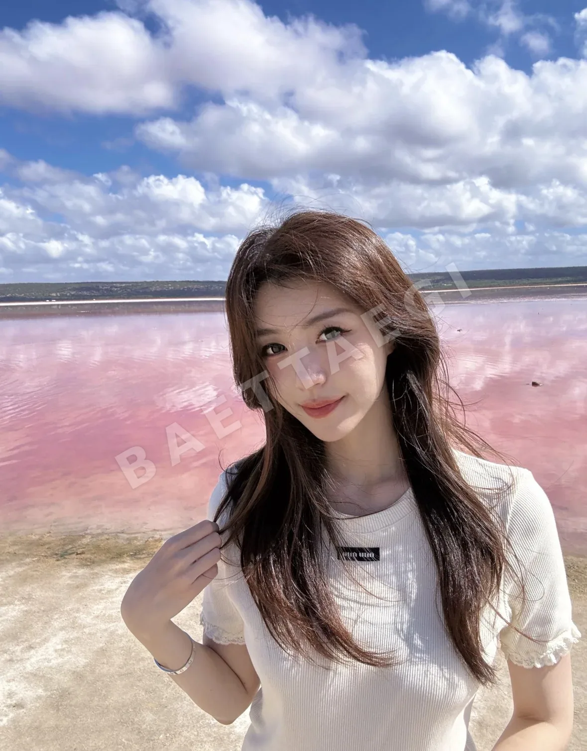 미우미우 레이스 트림 네크라인 탱크톱 반팔 상세 이미지 3