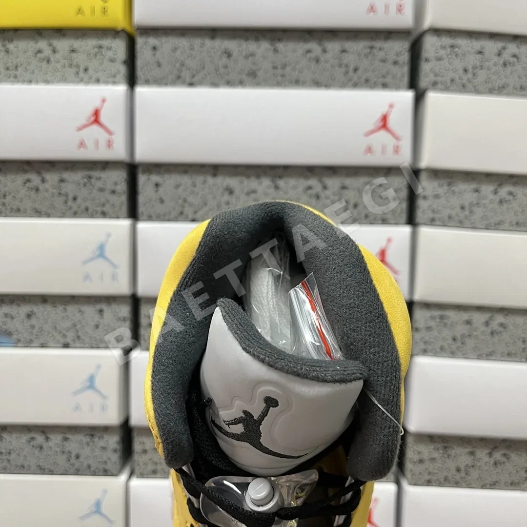 나이키 [GX] 조던 5 레트로 IO3372-700 201352 Nike Jordan 5 Retro Tokyo T23 상세 이미지 5