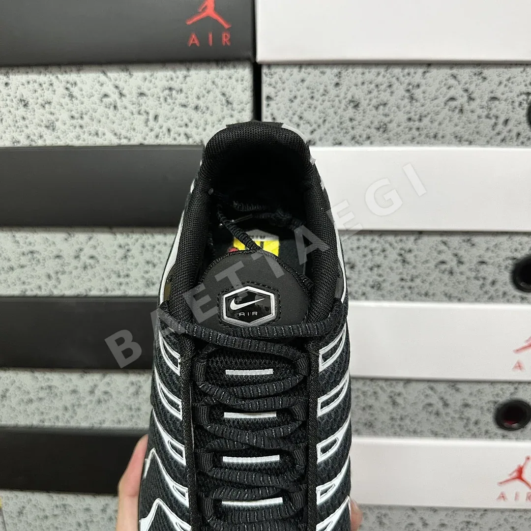 나이키 [DF] 에어 맥스 플러스 프리미엄 HQ3029-001 201069 Nike Air Max Plus Premium Black 상세 이미지 9