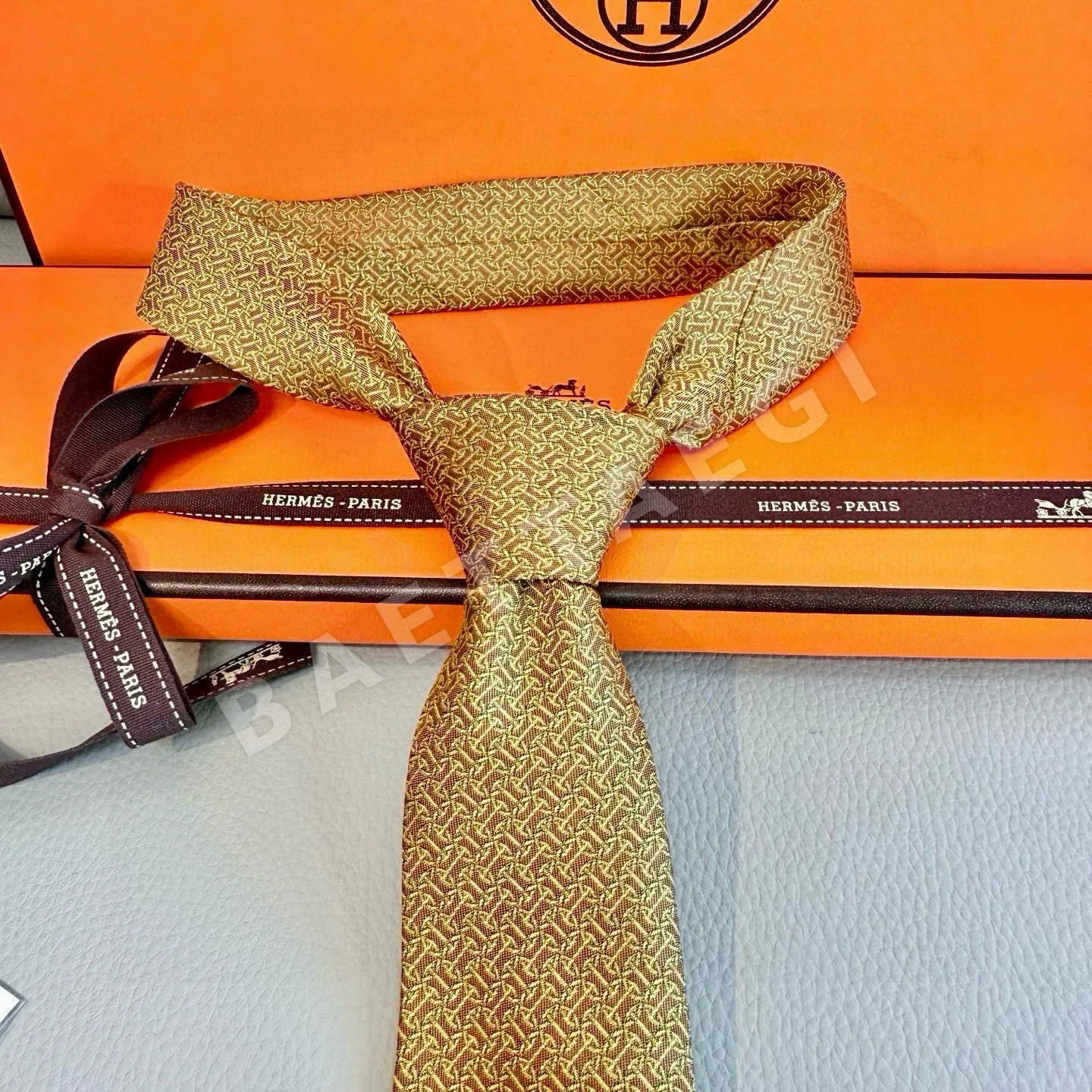 에르메스 H 원형 무늬 실크 넥타이 상세 이미지 10