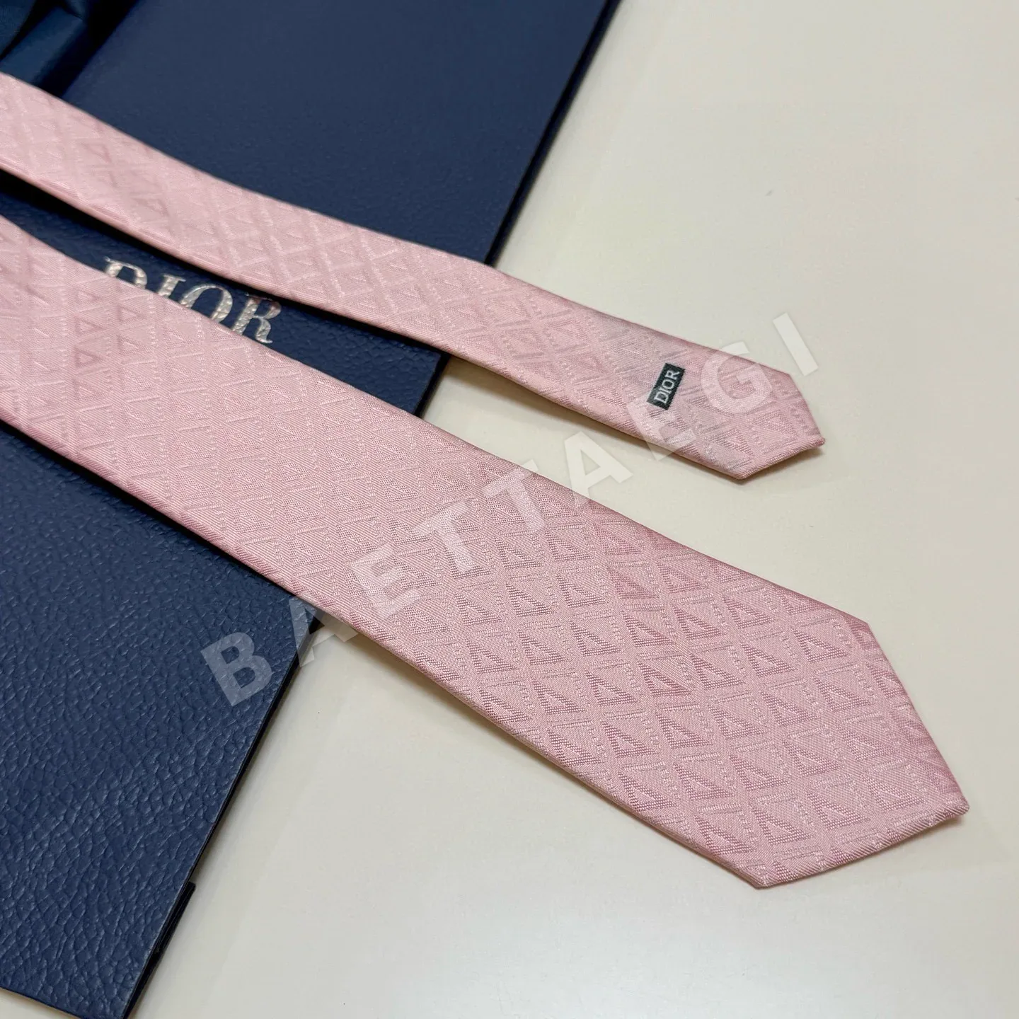 디올 CD 다이아몬드 패턴 실크 넥타이 상세 이미지 6