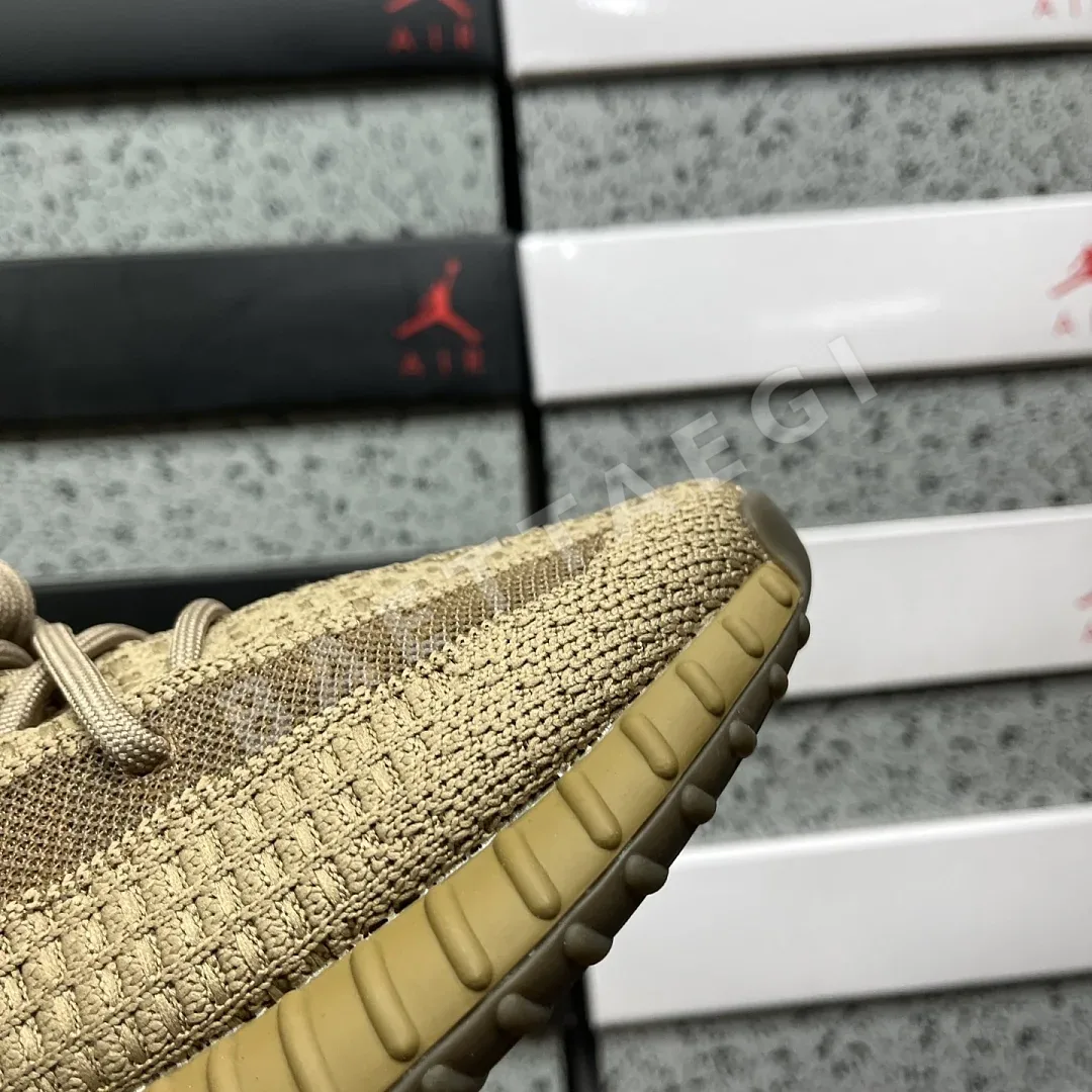 아디다스 [R] 이지 부스트 350 V2 FX9033 200755 Adidas Yeezy Boost 350 V2 상세 이미지 3