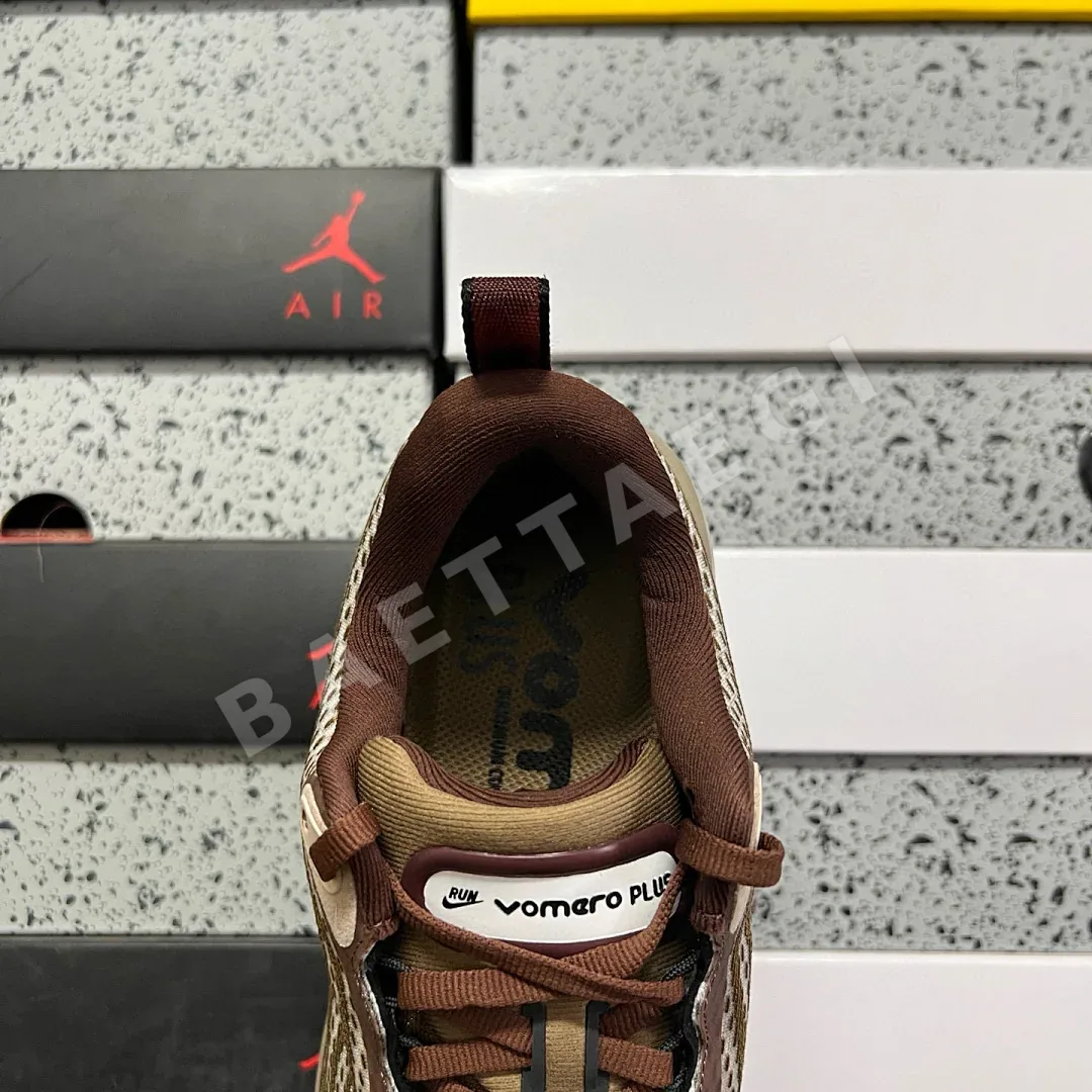 나이키 [XY] 보메로 플러스 IQ4482-001 201247 Nike Vomero Plus Caldera Brown Dark Field 상세 이미지 6