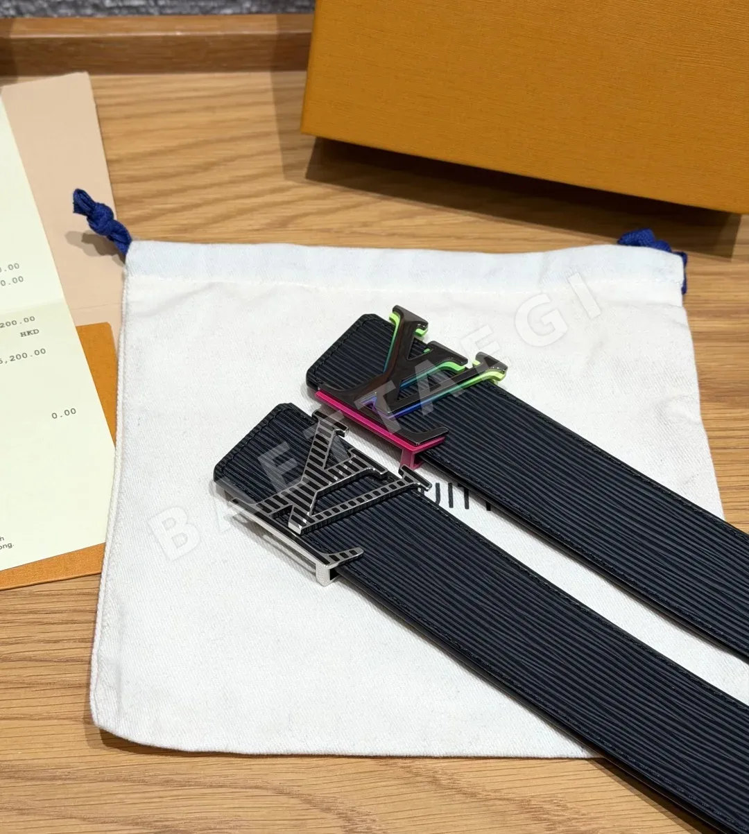 루이비통 트위스트 리버시블 가죽 벨트 상세 이미지 4