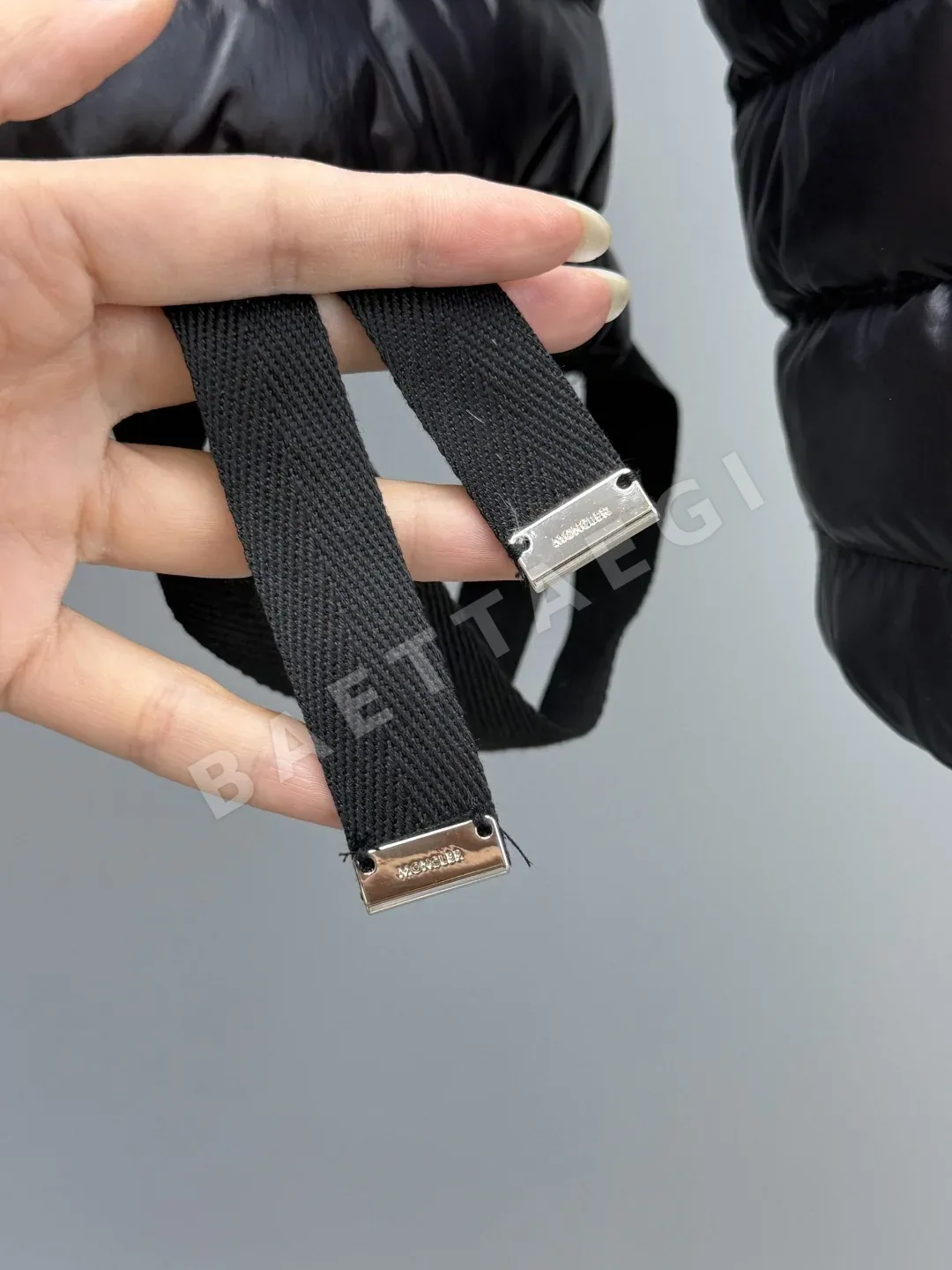 몽클레르 아자레 여성 숏 퀼팅 패딩 재킷 상세 이미지 5