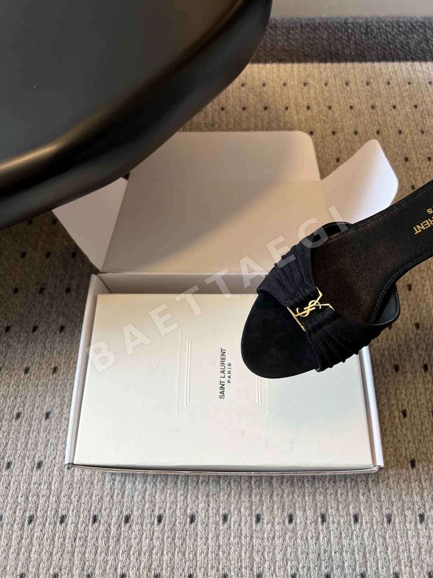 생로랑 플리츠 YSL 버클 플랫 샌들 상세 이미지 7