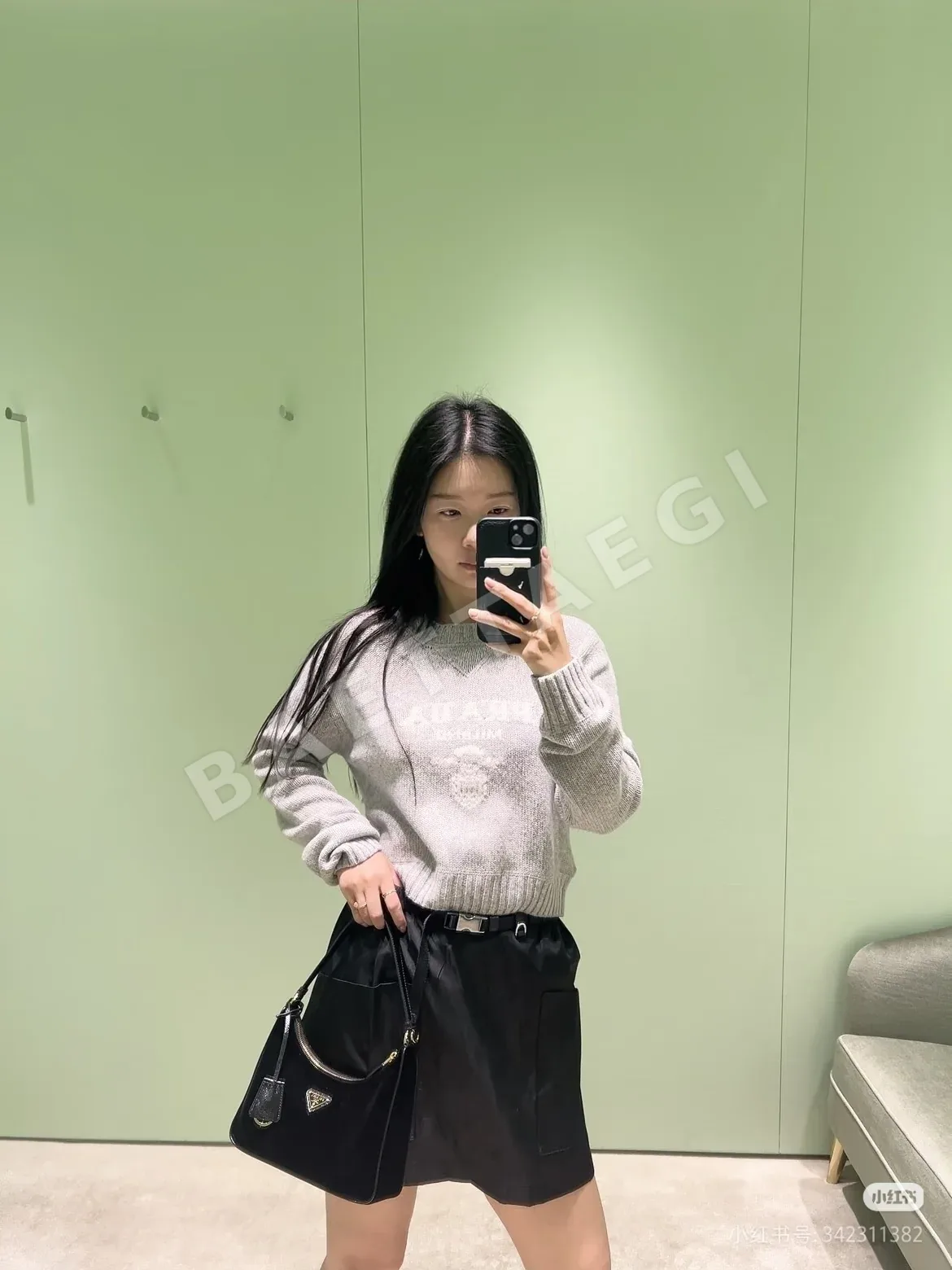 프라다 로고 자수 포켓 코튼 카라 반팔 티셔츠 상세 이미지 9