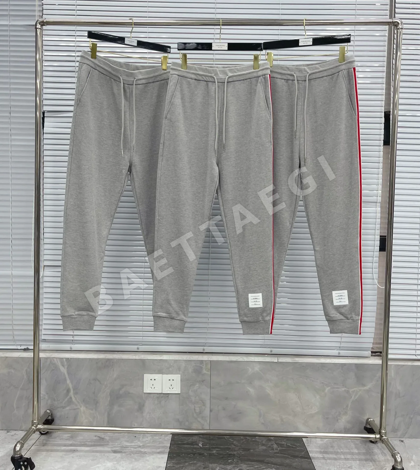 톰브라운 남성 바지 159531 Thom Browne Pants 상세 이미지 2
